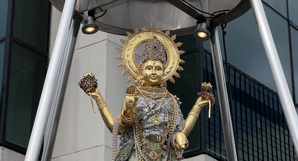 พระแม่ลักษมี ตึกเกษรวิลเลจ กรุงเทพ